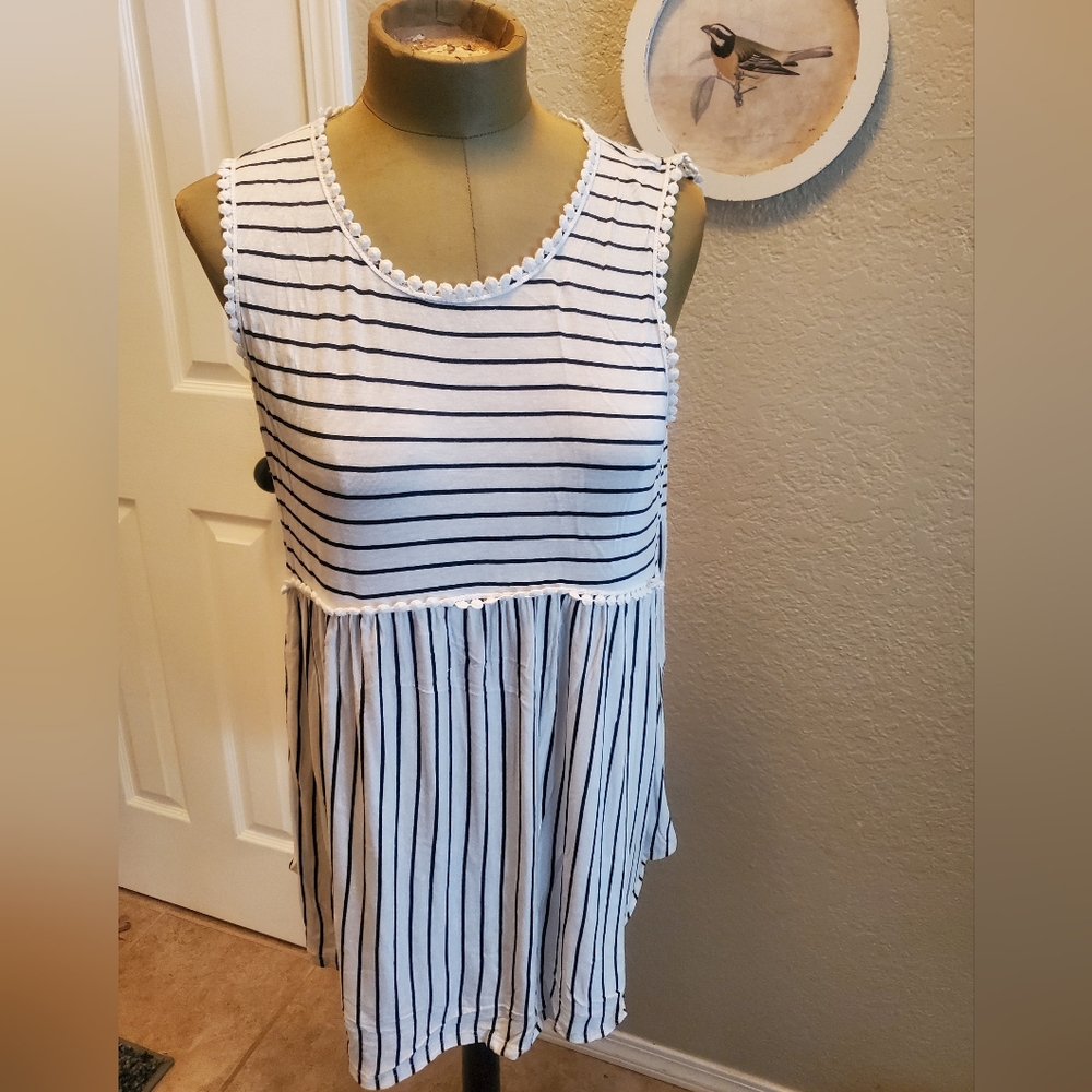 Striped Sleeveless Black and white tunic.
